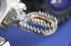 Afbeeldingen van YAMAHA/FANTIC YZ65 17- YZ/YZF 98- TITANIUM FOOTPEGS GRIPPER